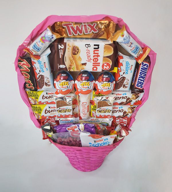 Cesta de chocolate y golosinas - Imagen 2